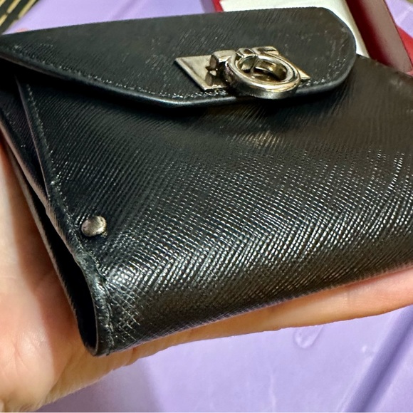 Black Salvatore Ferragamo Nero Pebble Calf Square Wallet - Picture 2 of 12